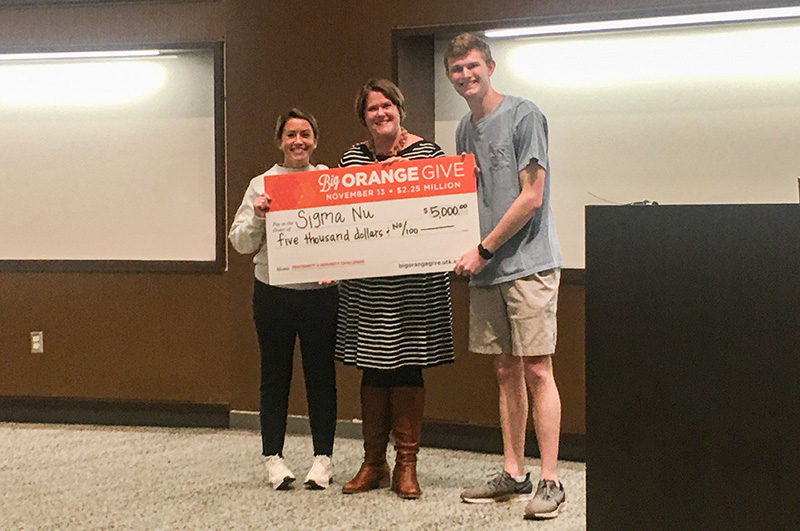 2019 Sigma Nu UTK receives Big Orange Give check img-02